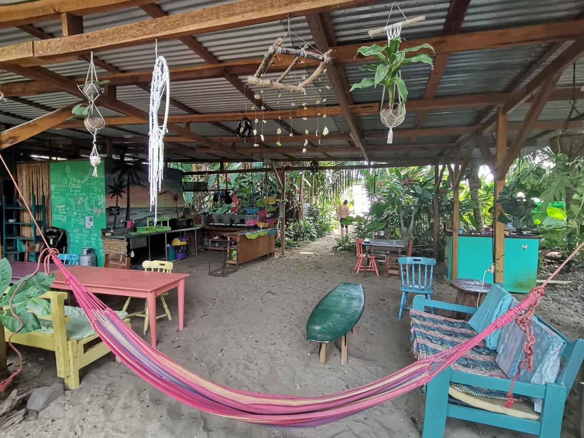 Oasis Beachfront Hostel Limón Exterior foto