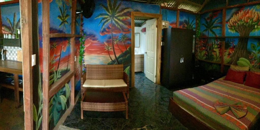 Oasis Beachfront Hostel Limón Exterior foto